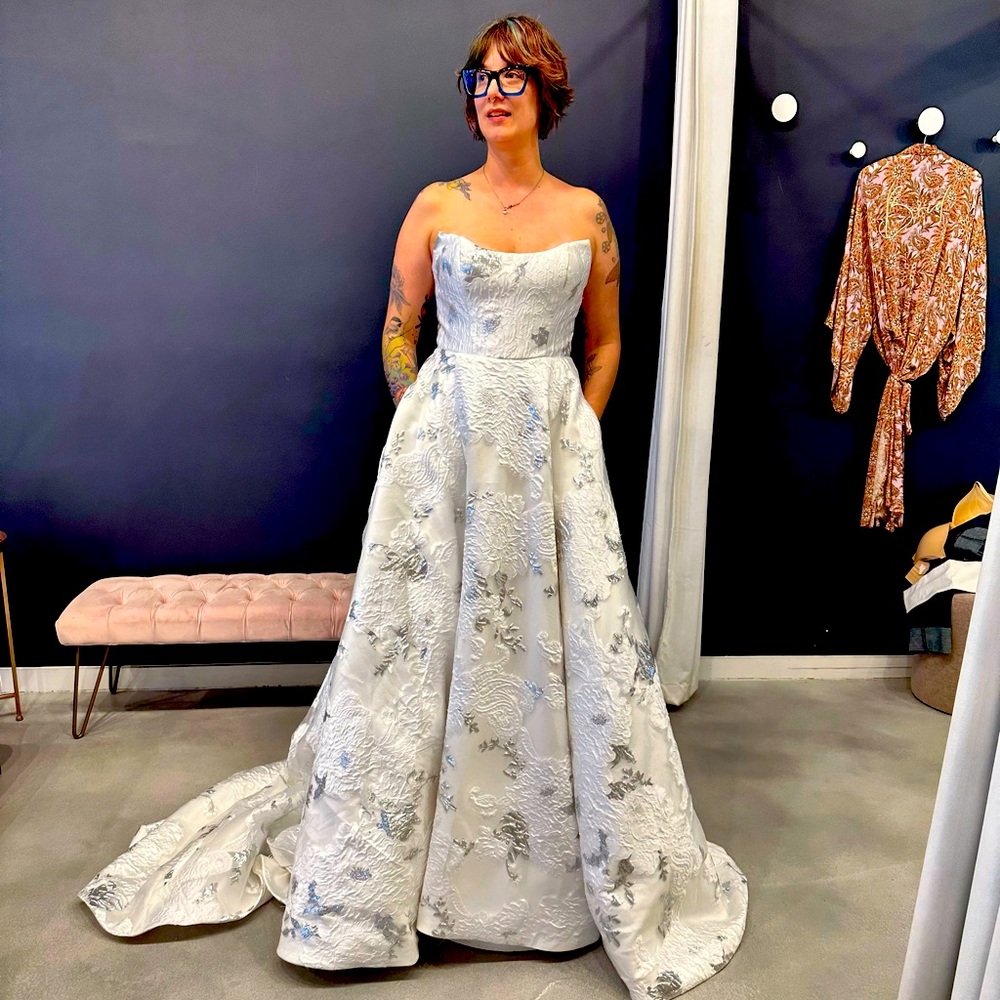 Unworn NWT Delana Muse Wedding Gown